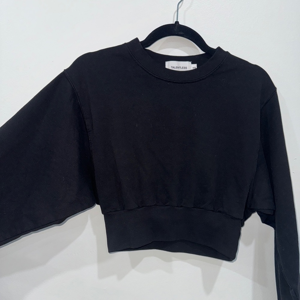 Talentless sweater xs